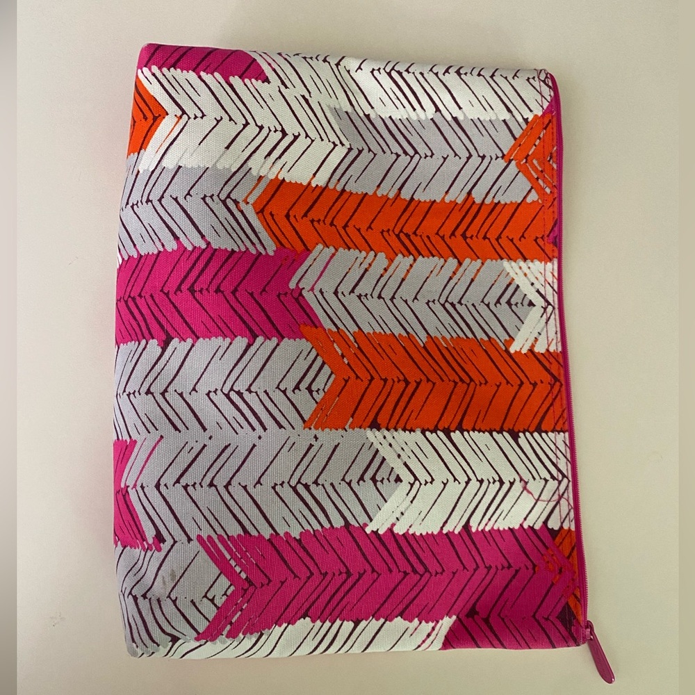 Thirty-One Zipper Pouch